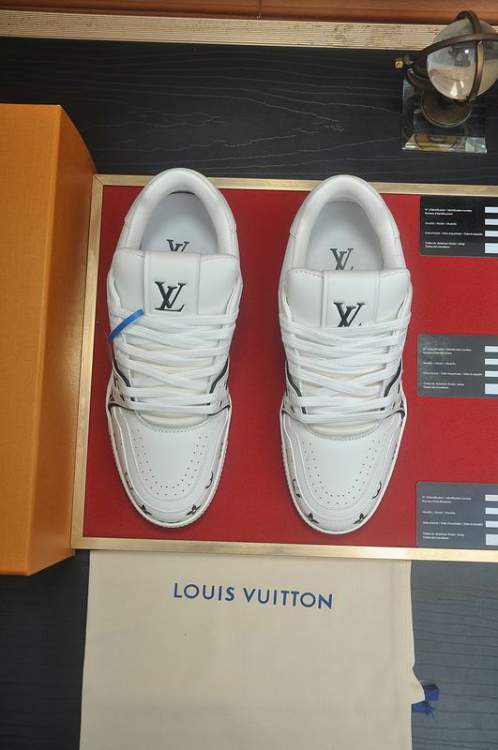 Picture of Louis Vuitton Shoes _SKULVsz35-4038-46hnh081916335